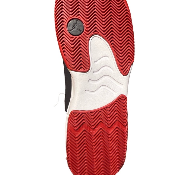 Jordan Max Aura 2 "Black Gym Red Size 6Y - Picture 6 of 8